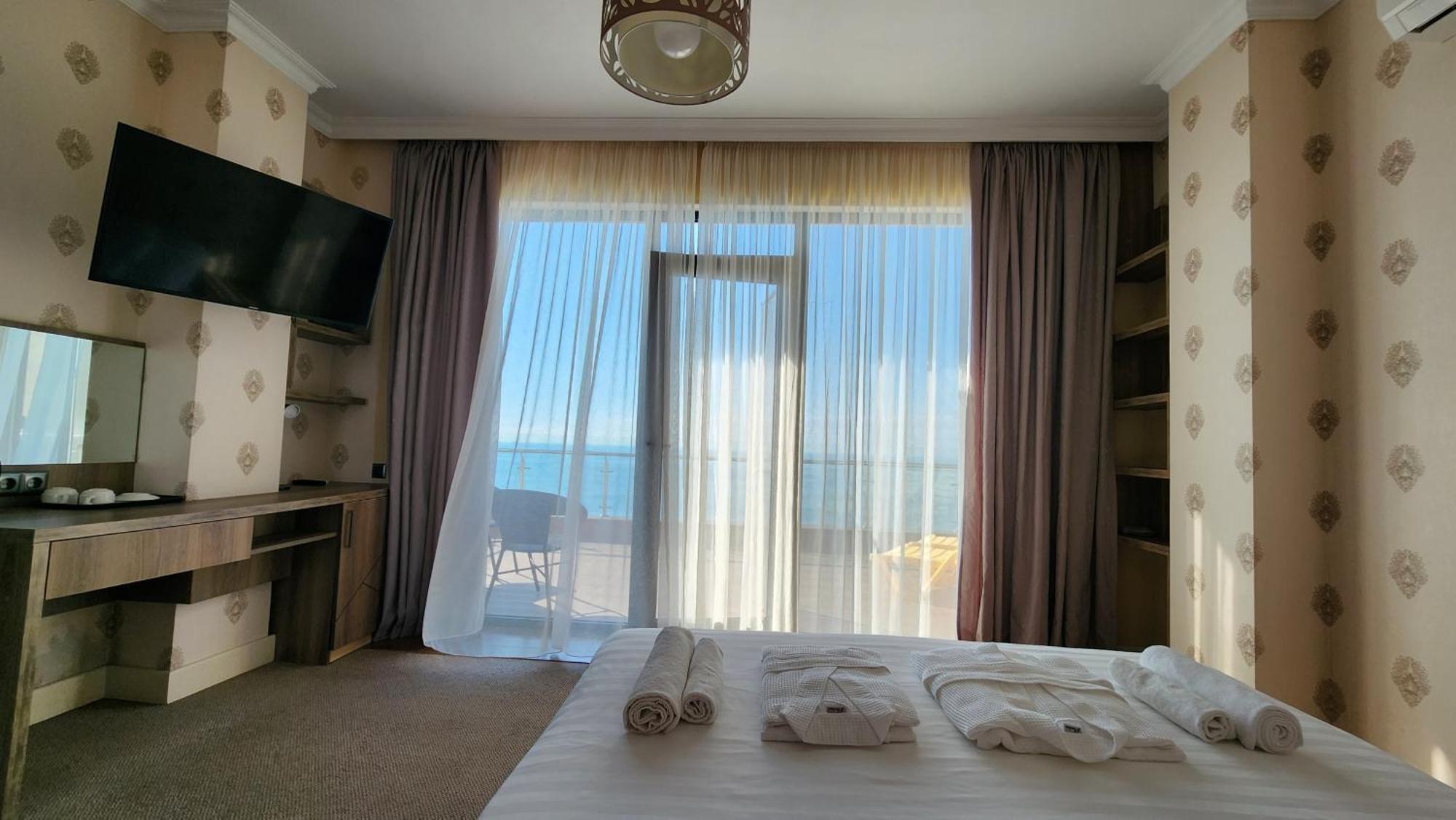 Hotel Montana Kvariati Exteriér fotografie