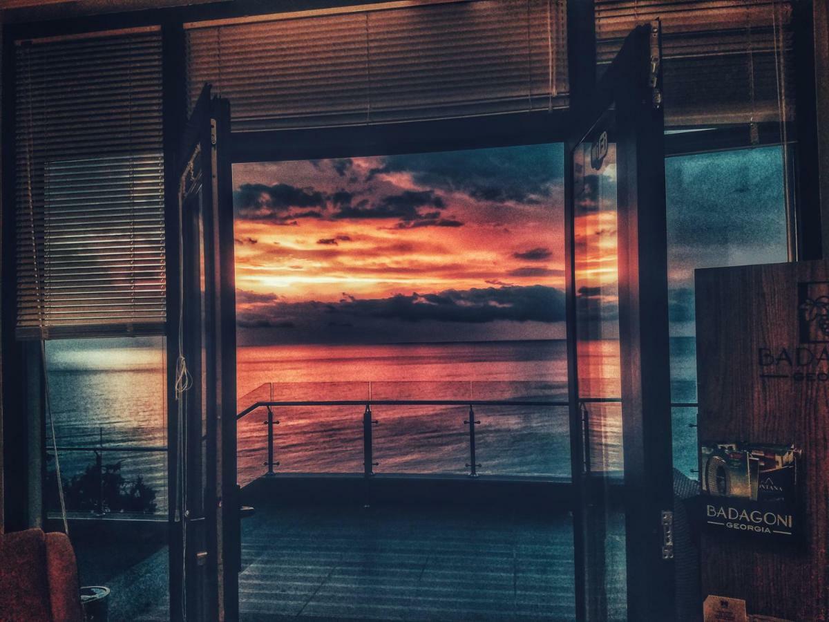 Hotel Montana Kvariati Exteriér fotografie